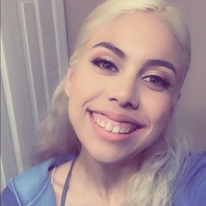 Meet your Posher, Andrea